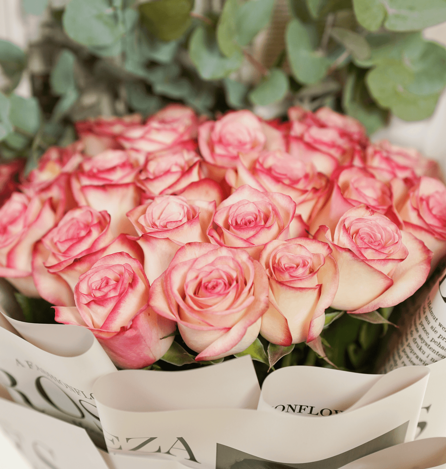 Rosy Headlines - Buy Bouquet in Qatar | 24 Hour Flower