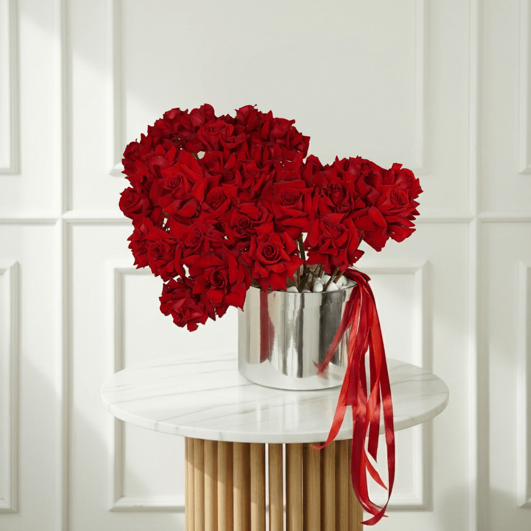 Scarlet Silver Luxury - Buy in Qatar | 24 Hour Flower