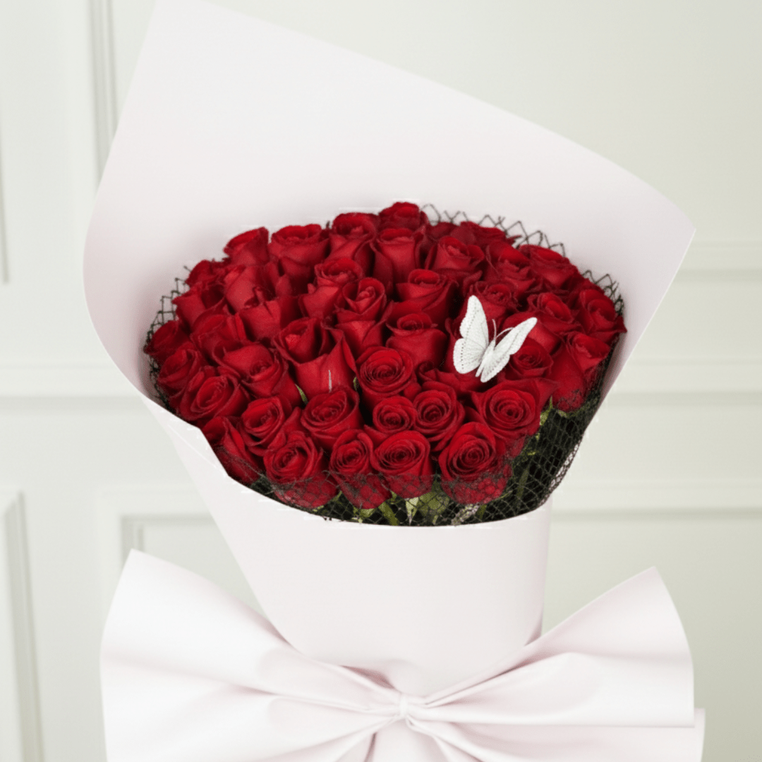 Abbraccio di Rose - Buy in Qatar | 24 Hour Flower